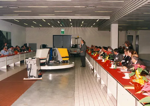 Comac présente la série « C » dans la salle de conférences